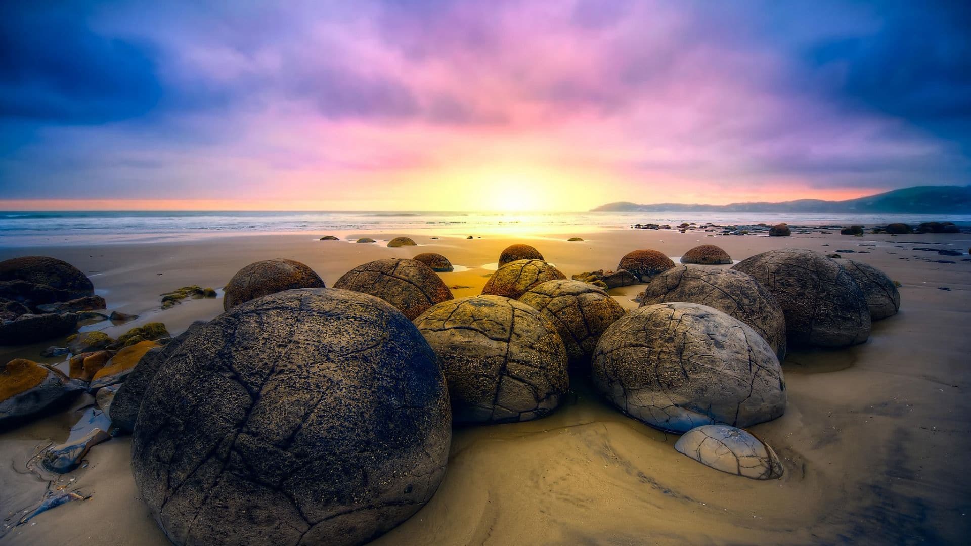 Framed 1 Panel - Moeraki Boulders